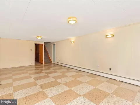 Living - 9104 Gue Rd, Damascus, MD 20872 photo 5 of 5