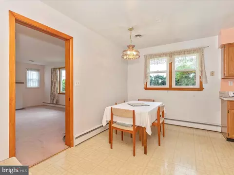 Dining - 9104 Gue Rd, Damascus, MD 20872 photo 3 of 4