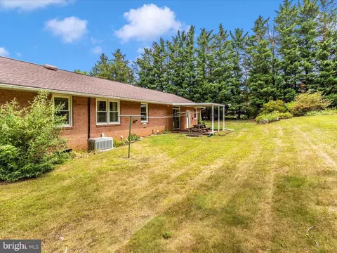 Exterior - 9104 Gue Rd, Damascus, MD 20872 photo 4 of 6
