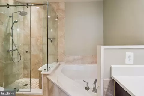 Bath - 2615 Linden Ln, Silver Spring, MD 20910 photo 3 of 5