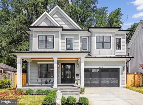 10616 Parkwood Dr, Kensington, MD 20895