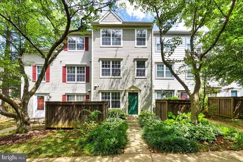 13913 Highstream Pl #810, Germantown, MD 20874