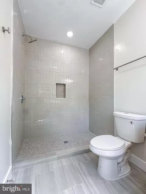 Bath - 7815 Chicago Ave, Takoma Park, MD 20912 photo 4 of 11