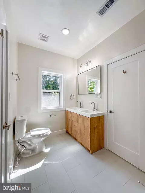 Bath - 7815 Chicago Ave, Takoma Park, MD 20912 photo 6 of 11
