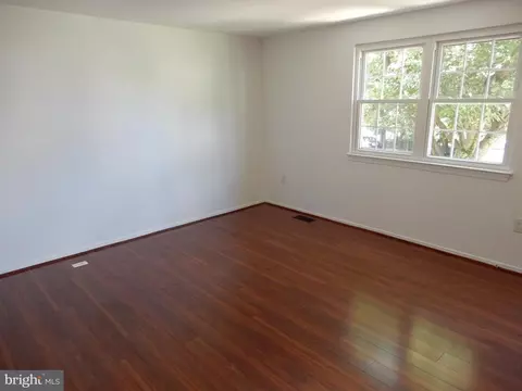 15 Baileys Ct, Silver Spring, MD 20906 photo 9