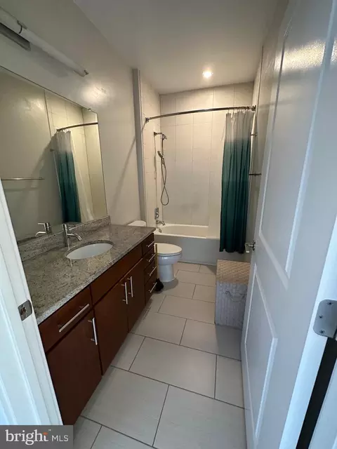 Bath - 8005 13th St #408, Silver Spring, MD 20910 photo 2 of 2