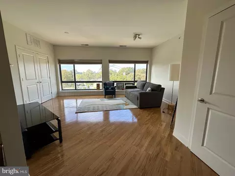 Living - 8005 13th St #408, Silver Spring, MD 20910 photo 1 of 4