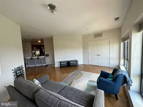 Living - 8005 13th St #408, Silver Spring, MD 20910 photo 2 of 4