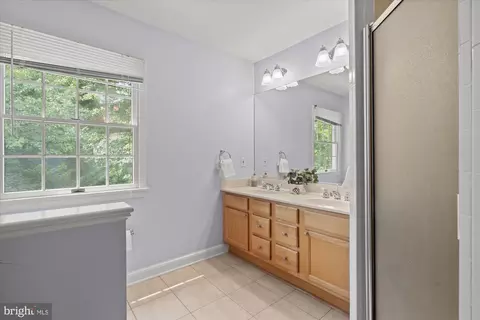 Bath - 9500 Columbia Blvd, Silver Spring, MD 20910 photo 2 of 4