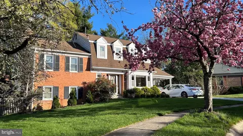 15 Clemson Ct, Rockville, MD 20850