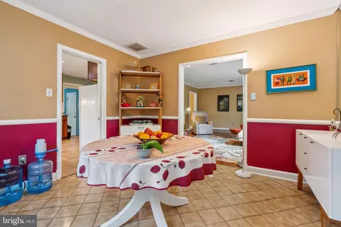 1801 Sherwood Rd, Silver Spring, MD 20902 photo 3