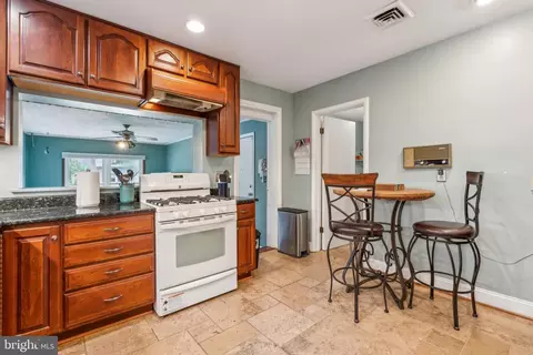 1801 Sherwood Rd, Silver Spring, MD 20902 photo 5