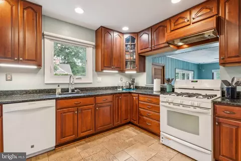 1801 Sherwood Rd, Silver Spring, MD 20902 photo 6