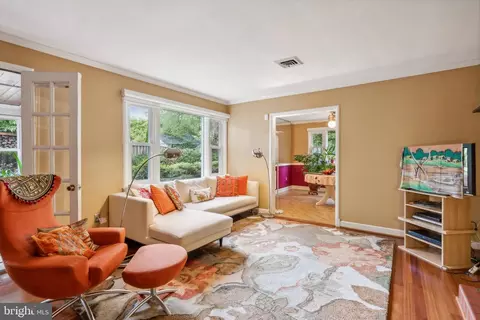1801 Sherwood Rd, Silver Spring, MD 20902 photo 2