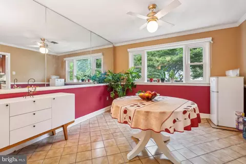 1801 Sherwood Rd, Silver Spring, MD 20902 photo 4
