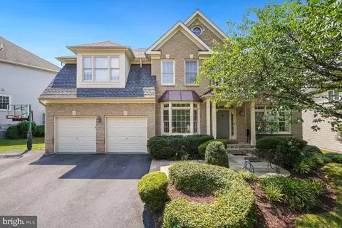 11017 Larkmeade Ln, Potomac, MD 20854