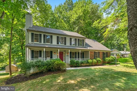 6617 Belle Chase Ct, Gaithersburg, MD 20882