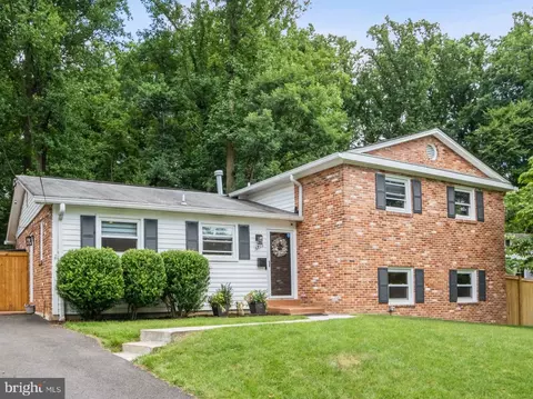 6706 Renita Ln, Bethesda, MD 20817