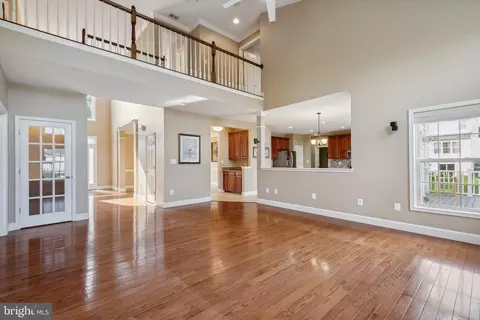 Living - 18303 Thundercloud Rd, Boyds, MD 20841 photo 7 of 15