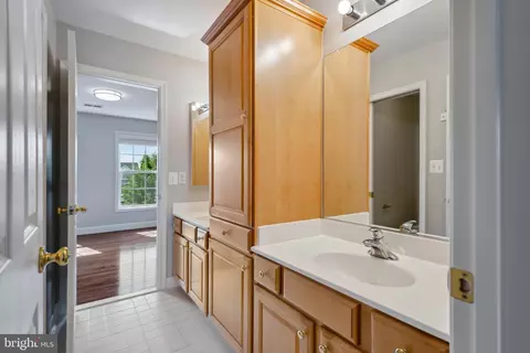 Bath - 18303 Thundercloud Rd, Boyds, MD 20841 photo 2 of 11