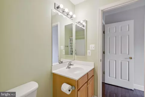Bath - 18303 Thundercloud Rd, Boyds, MD 20841 photo 5 of 11