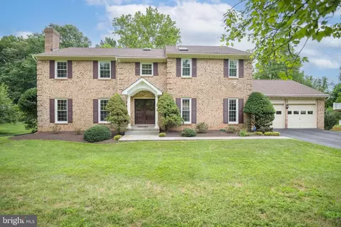 11609 Le Havre Dr, Potomac, MD 20854