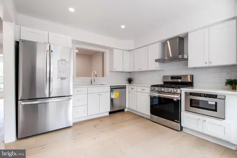 Kitchen - 9049 Ottawa Pl, Silver Spring, MD 20910 photo 2 of 5