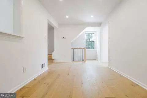 Living - 9049 Ottawa Pl, Silver Spring, MD 20910 photo 4 of 7
