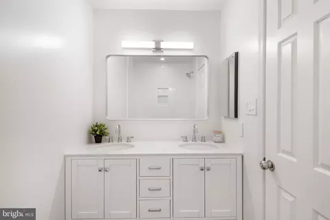 Bath - 9049 Ottawa Pl, Silver Spring, MD 20910 photo 11 of 16