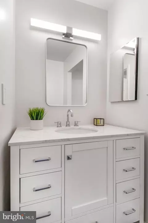Bath - 9049 Ottawa Pl, Silver Spring, MD 20910 photo 8 of 16