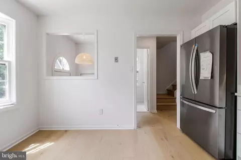 Entry Way - 9049 Ottawa Pl, Silver Spring, MD 20910 photo 5 of 20