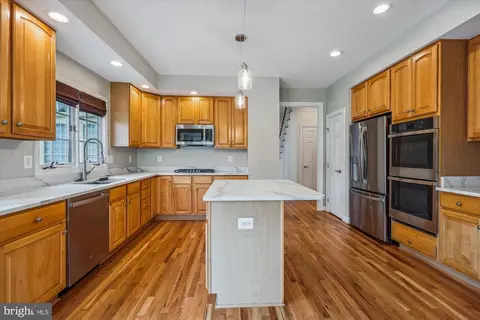 918 Brick Manor Cir, Silver Spring, MD 20905 photo 14