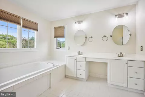 918 Brick Manor Cir, Silver Spring, MD 20905 photo 37