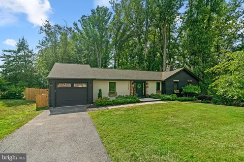 17728 Queen Elizabeth Dr, Olney, MD 20832