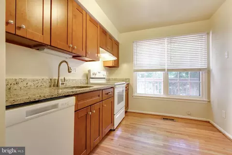 20235 Maple Leaf, Gaithersburg, MD 20886 photo 10