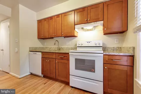 20235 Maple Leaf, Gaithersburg, MD 20886 photo 8