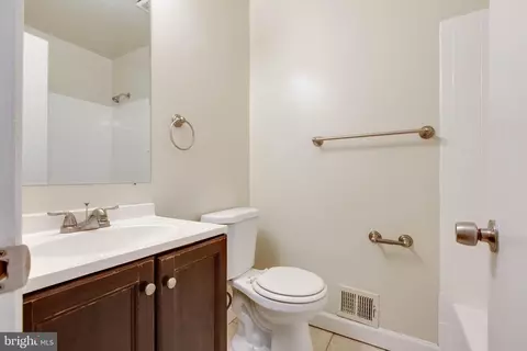20235 Maple Leaf, Gaithersburg, MD 20886 photo 22