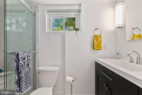 Bath - 2714 Harmon Rd, Silver Spring, MD 20902 photo 5 of 7