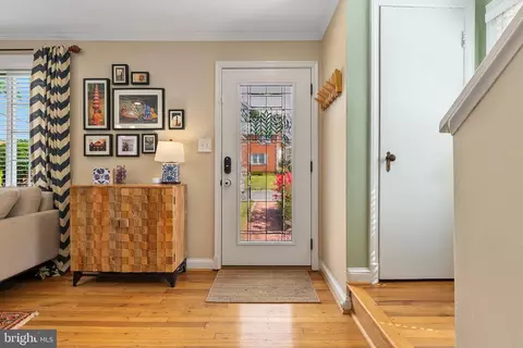 Entry Way - 2714 Harmon Rd, Silver Spring, MD 20902 photo 2 of 4
