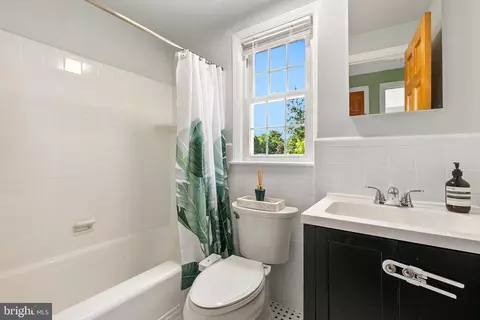 Bath - 2714 Harmon Rd, Silver Spring, MD 20902 photo 4 of 7