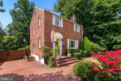 Exterior - 2714 Harmon Rd, Silver Spring, MD 20902 photo 4 of 16