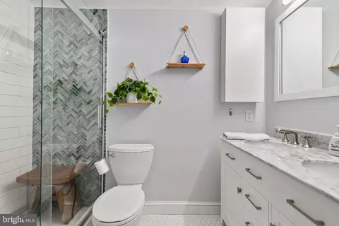 Bath - 2714 Harmon Rd, Silver Spring, MD 20902 photo 1 of 7