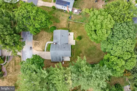 13905 Pond View Rd, Silver Spring, MD 20905 photo 3