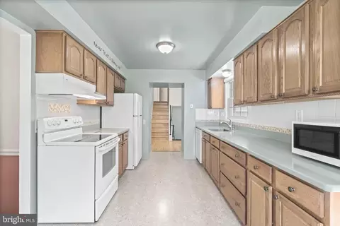 13905 Pond View Rd, Silver Spring, MD 20905 photo 6