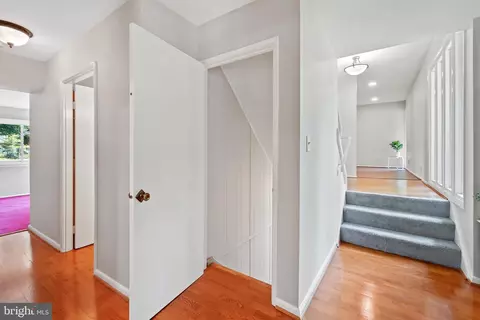 Entry Way - 5 Autumn Ct, Silver Spring, MD 20904 photo 3 of 3