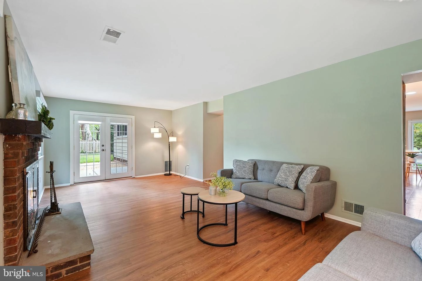 Living - 5 Autumn Ct, Silver Spring, MD 20904 photo 4 of 6