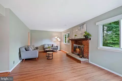 Living - 5 Autumn Ct, Silver Spring, MD 20904 photo 5 of 6
