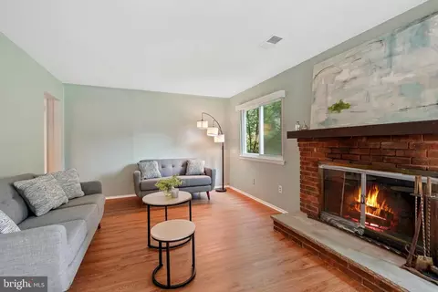 Living - 5 Autumn Ct, Silver Spring, MD 20904 photo 3 of 6