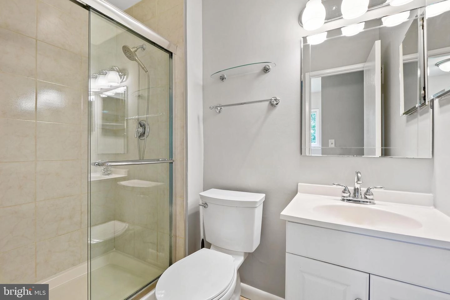 Bath - 5 Autumn Ct, Silver Spring, MD 20904 photo 1 of 3