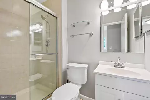 Bath - 5 Autumn Ct, Silver Spring, MD 20904 photo 1 of 3